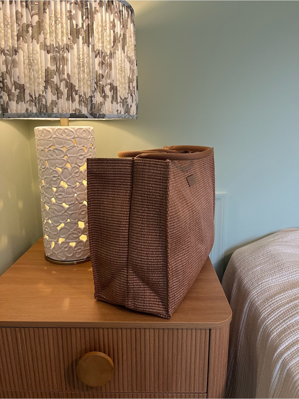 Burberry Large Woven Tote Bag in Light Brown - Picture 5 of 8